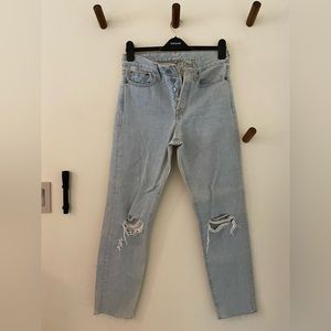 Size 27 | Levi’s jeans | wedgie fit | light wash